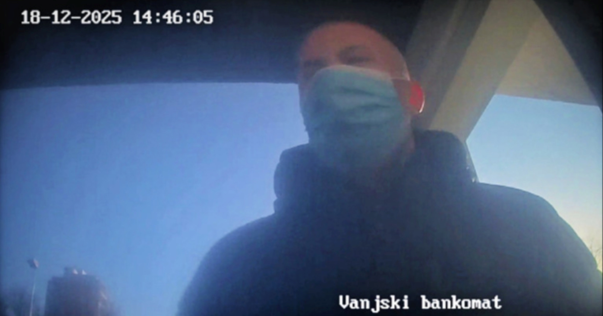 Prepoznajete li ovog muškarca? Policija ga traži zbog prijevare u Crikvenici