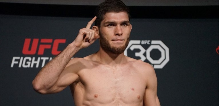Mladi borac iz Tadžikistana u pobjedničkom debiju u UFC-u ugrizao protivnika za prst
