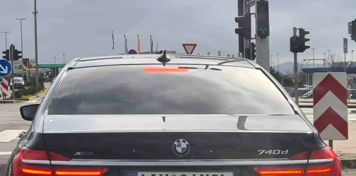 Registracija na BMW-u nasmijala Dalmatince: Ima li čovik kakve šanse prid Valentinovo
