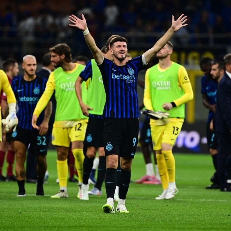 Navijači intera na Fejsu: Mama mia, Sučić je čudovište