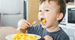 Prisiljavanje djeteta da jede mnogo je opasnije nego što mislimo, evo zašto