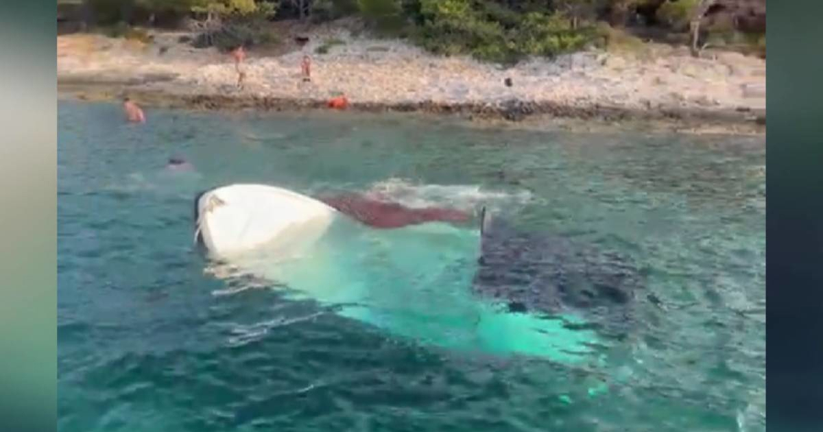 Pijani turisti potopili brodicu kod Hvara, domaći sve snimili. Oglasila se policija