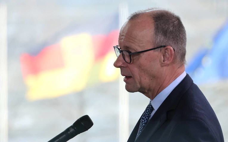 Njemačka policija spriječila napad na privatni avion kancelara Merza