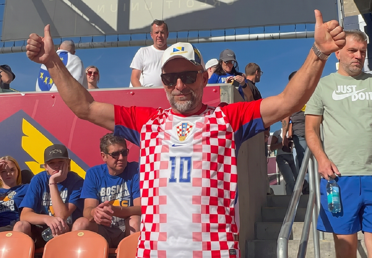 Dres Hrvatske, kapa BiH. Hit kombinacija navijača na treningu Zmajeva