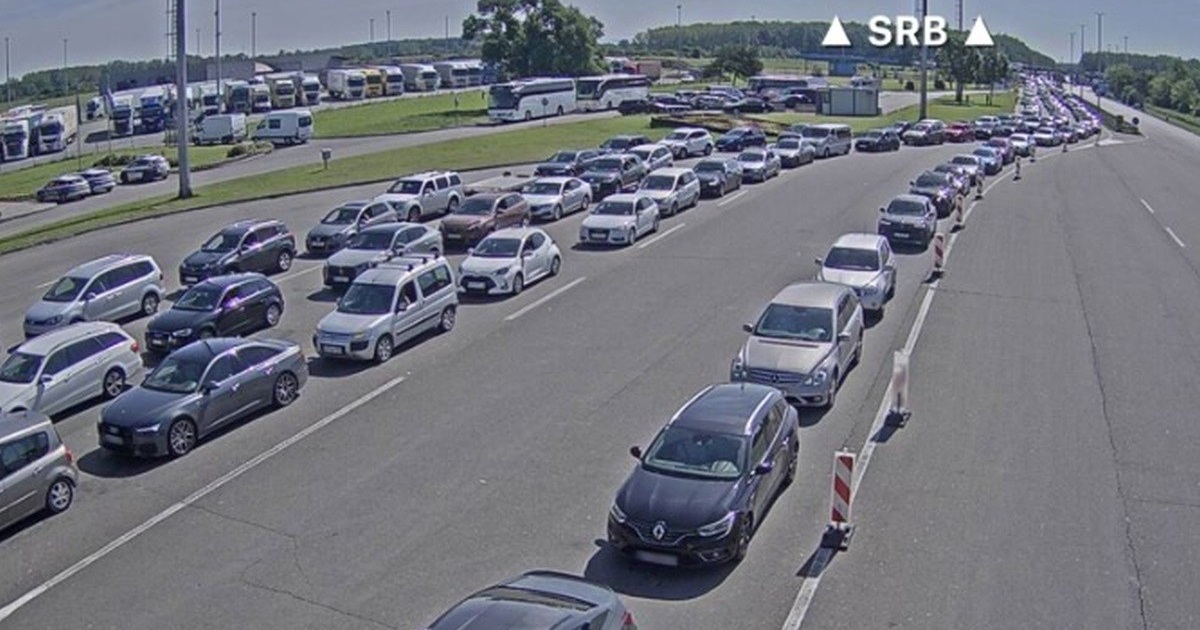 Pojačan promet na važnijim cestama, gužve na granici