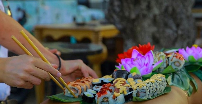 Dva splitska restorana poslužuju sushi na golim djevojkama
