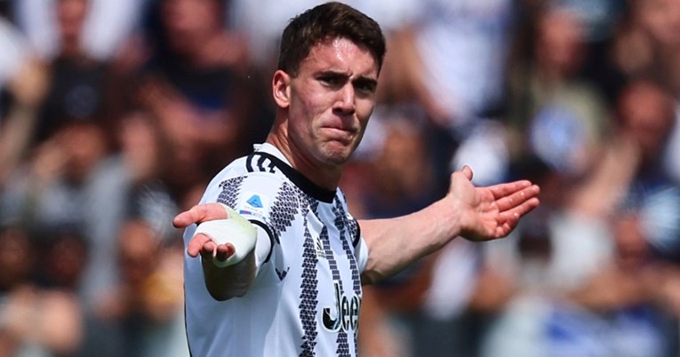 Navijači Fiorentine su rasistički vrijeđali Vlahovića i suigrače. Stigla je kazna