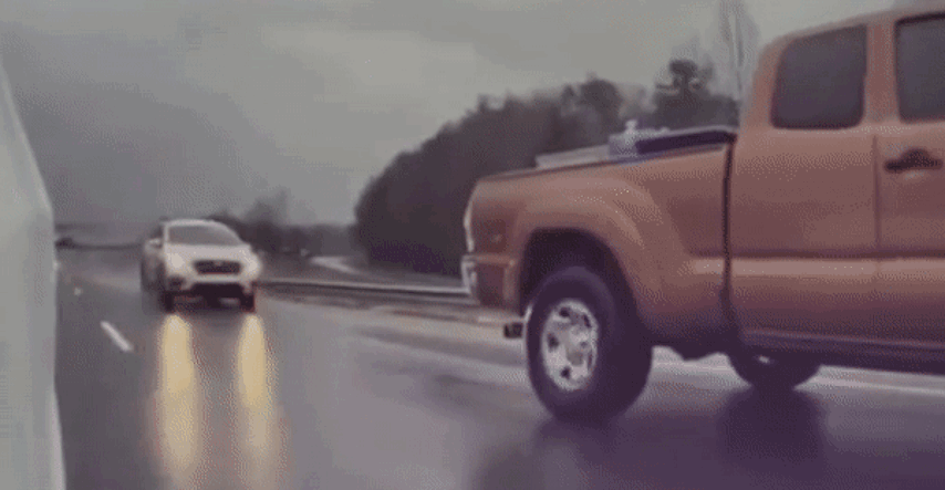 VIDEO Teslina kamera snimila stravični nalet automobila