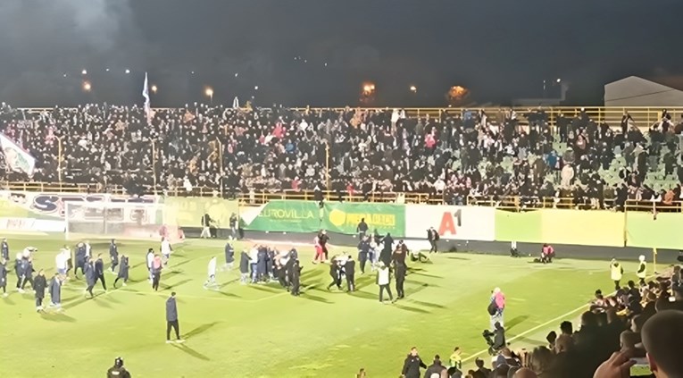VIDEO Tučnjava na terenu nakon utakmice Istre i Hajduka