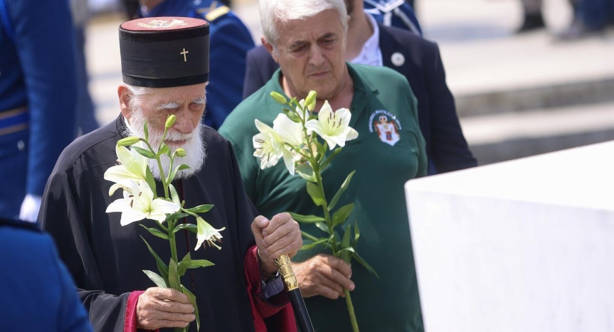 Vjernici u Crnoj Gori smijenili mitropolita, on se odbio povući: "Odluka je nevažeća"