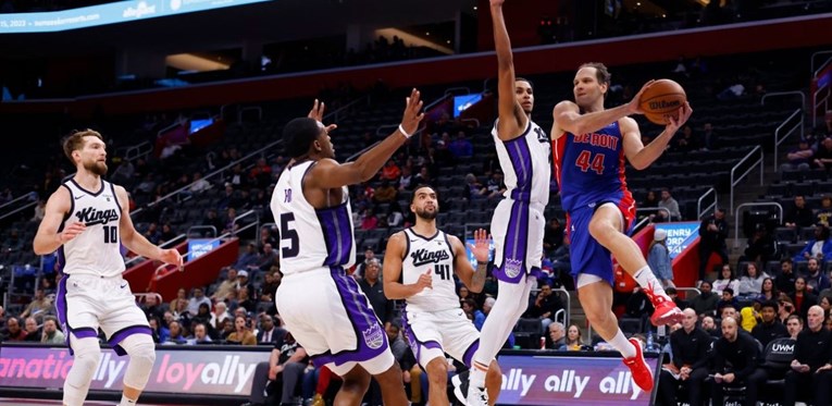 Bogdanović odigrao jednu od najboljih utakmica sezone, samo dvaput zabio je više