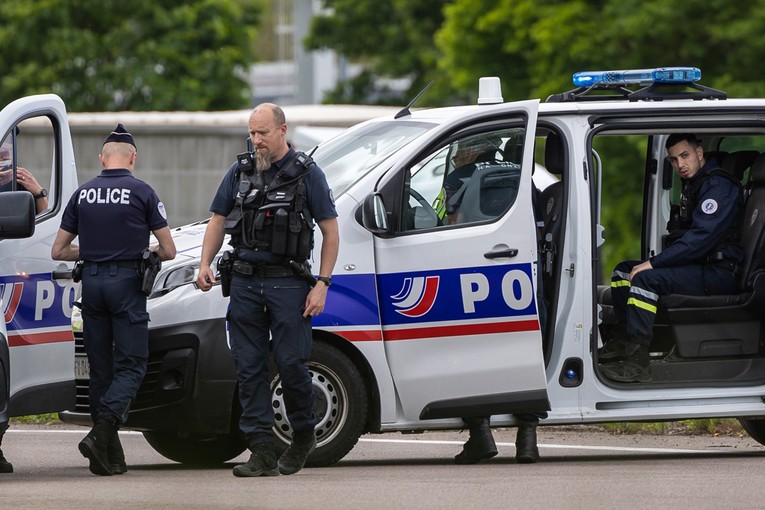 Dječak (7) nožem ubio tetu u Francuskoj. Pokušavao je obraniti majku