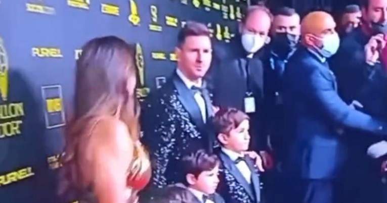 VIDEO Fotografi tražili Messijevu suprugu da se makne iz kadra. Tad je nastupio Messi