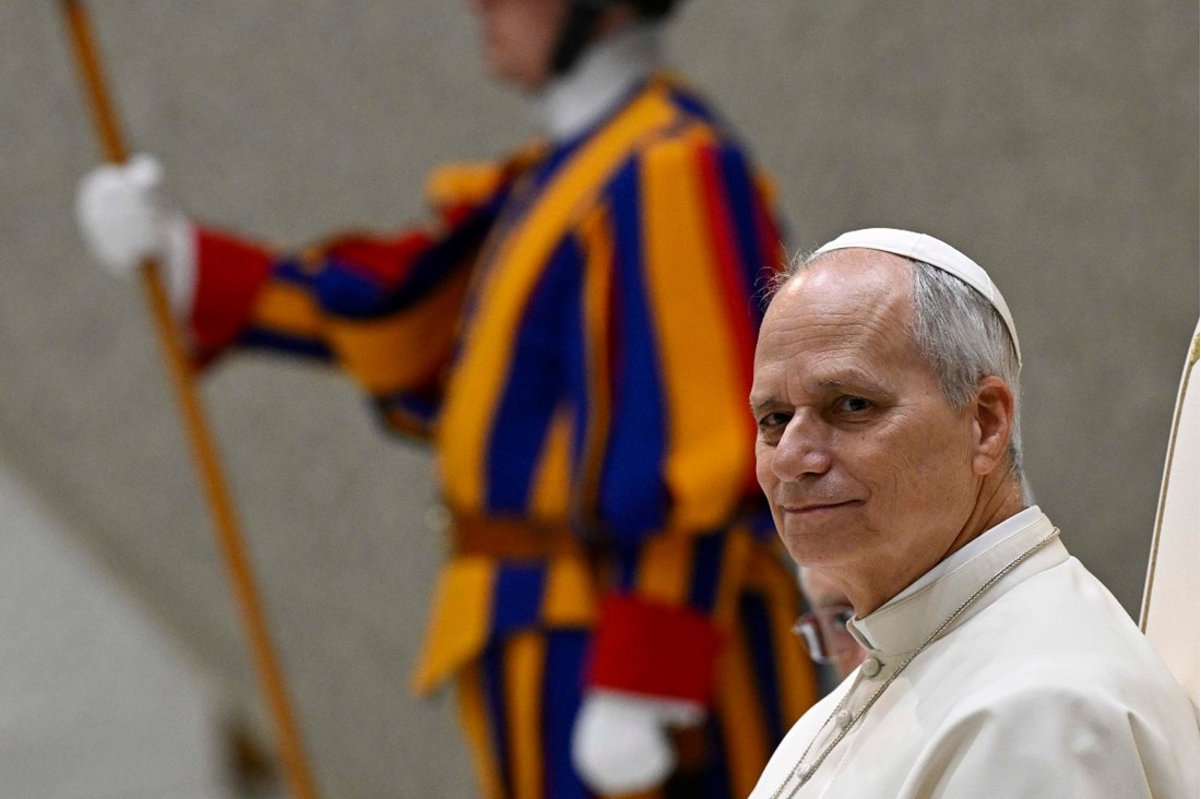 Papa Lav uputio bizaran apel: Prestanite razgovarati s lažnim AI djevojkama