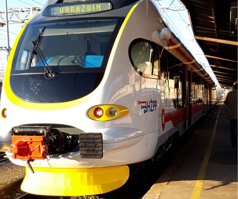 Na liniji Zagreb-Varaždin krenuo novi vlak