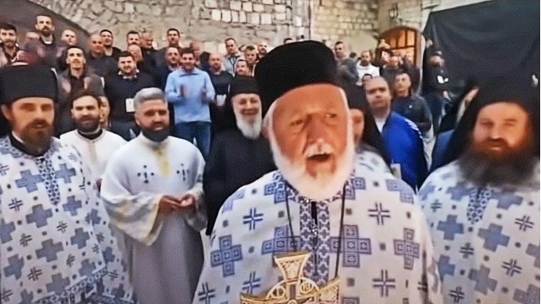 VIDEO Popovi u manastiru na Cetinju pjevali "Kad se vojska na Kosovo vrati"
