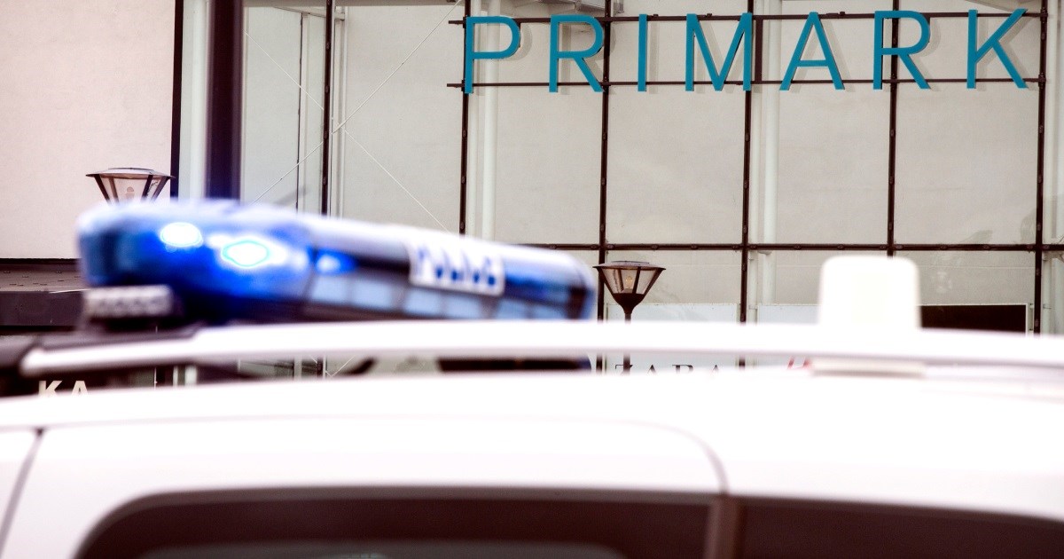 U engleskom gradu maloljetnik izboden u trgovini. "Sve su gledali užasnuti kupci"