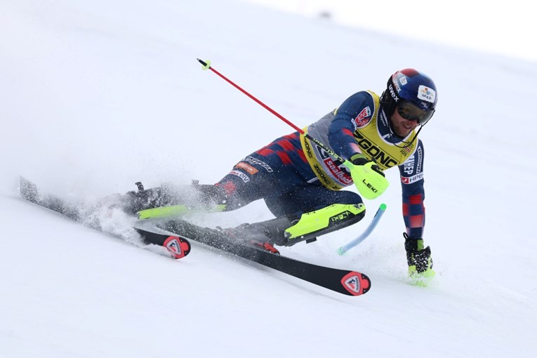 Kolega 22. u prvoj vožnji posljednje utrke sezone. Meillard nedodirljiv