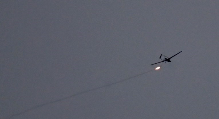 Rusija: Srušili smo 8 ukrajinskih dronova i uništili tri glisera blizu Krima