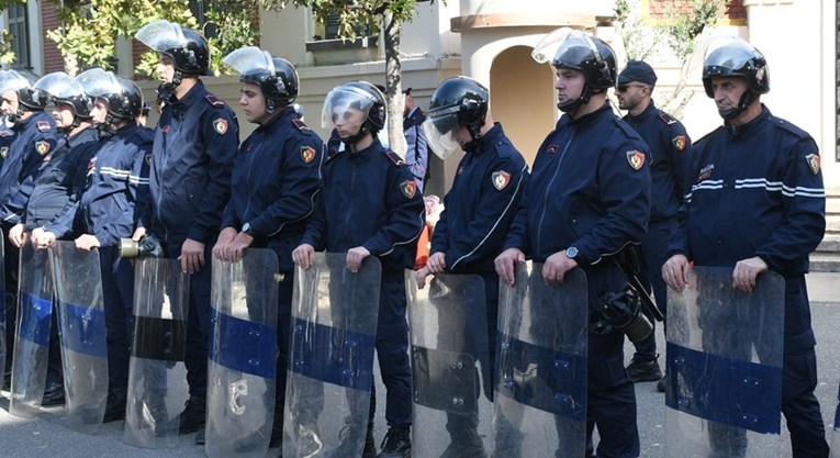 Oporba u Albaniji blokirala ceste diljem zemlje