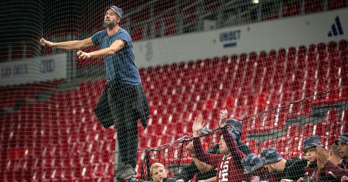 FOTO Češki huligani upali u Zadar i išarali grafite Tornada. Evo o čemu se radi