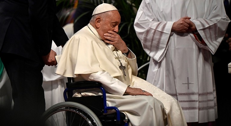 Papa Franjo ima gripu. Otkazao sve današnje aktivnosti