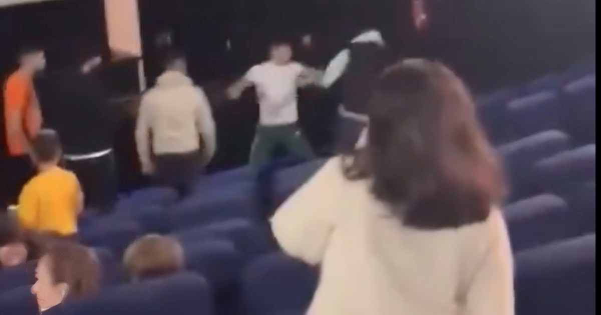 VIDEO Muškarac u kinu napao ženu. Boksač ga prebio pred svima: "Morao sam reagirati"