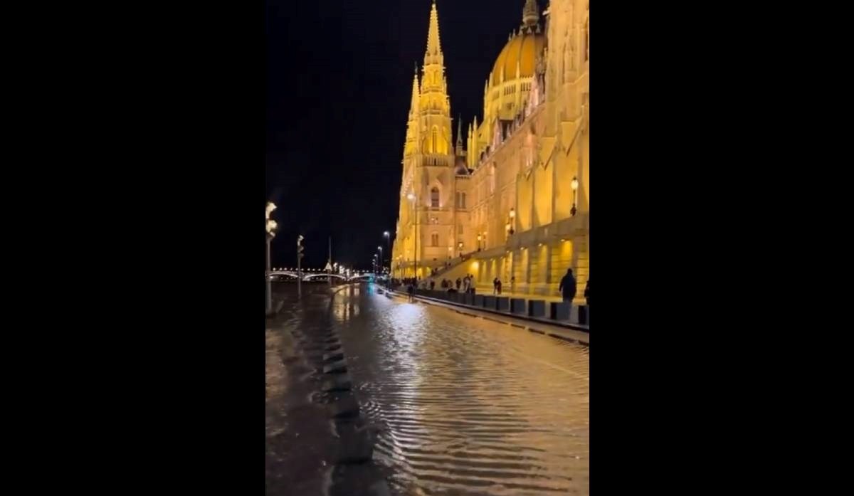 Dunav u Budimpešti izvan korita, najviša razina vode u zadnjih deset godina