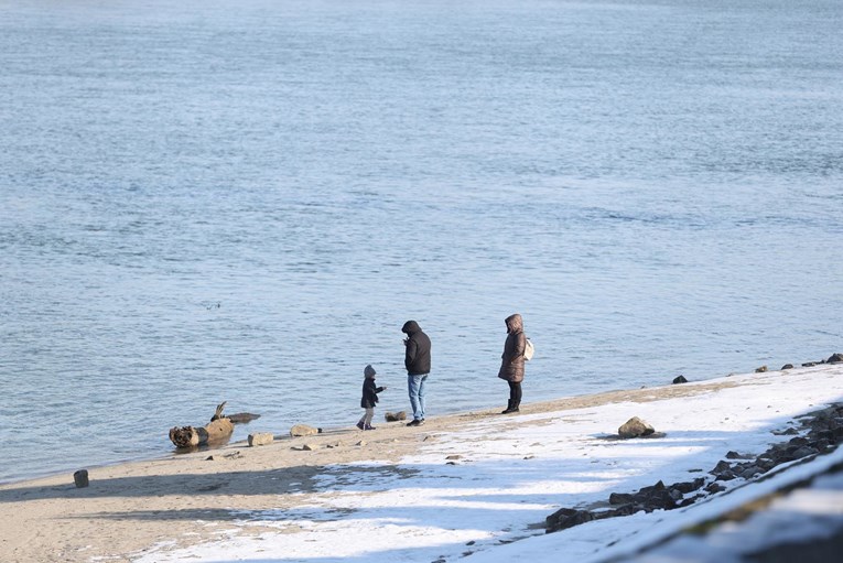 Danas će biti sunčano i hladno, temperature jutros pale i do -10