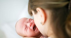 Nakon smrti novorođenčeta, mama progovorila zašto dojenje nije uvijek najbolje