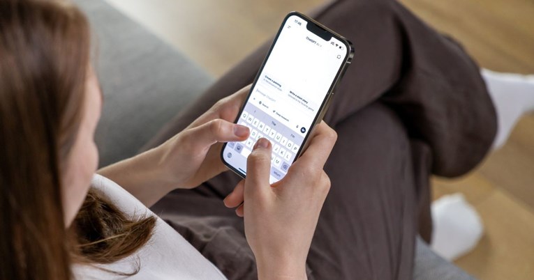 Trećina američkih tinejdžera svakodnevno koristi AI