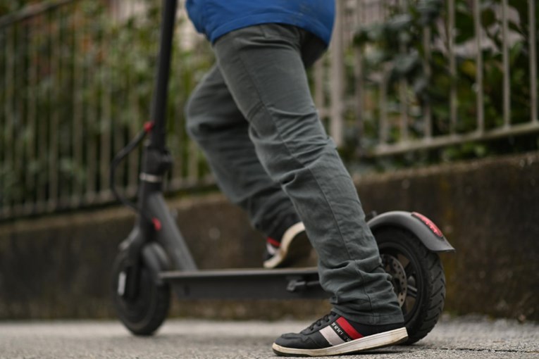 Gradonačelnik Koprivnice želi zbog romobila dovesti zaštitare na igrališta