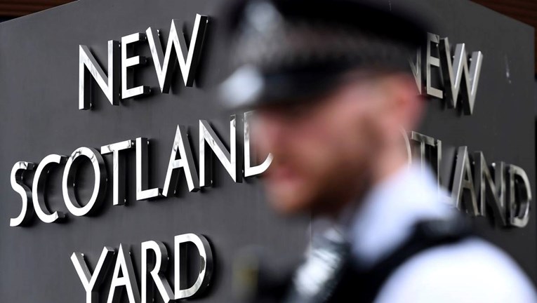 Bivši britanski policajac optužen za višestruka silovanja. "Upoznala si vraga” 
