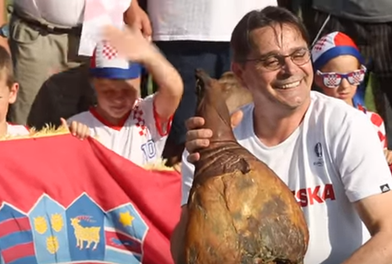 Vatreni bećarac: Slavonci snimili navijačku pjesmu kakvu još niste čuli