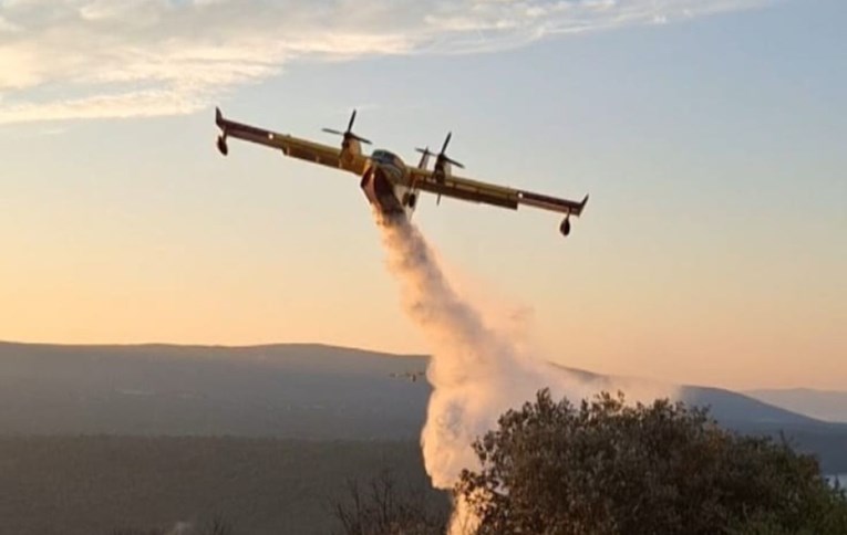 Lokaliziran velik požar u Istri