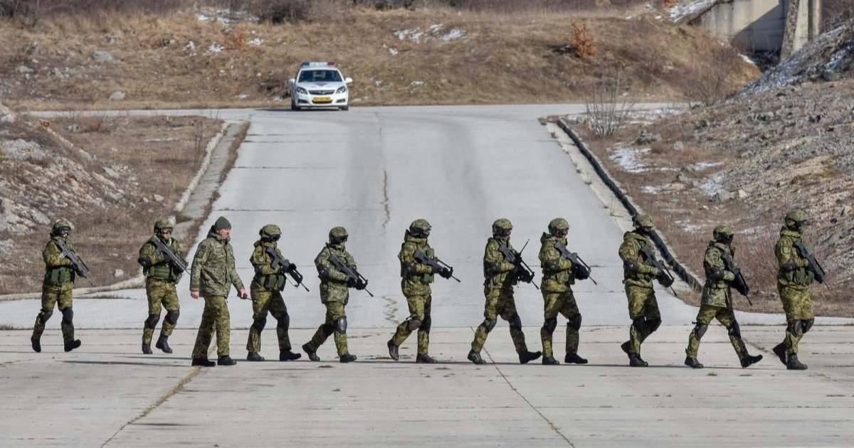 Objavljeno tko su trojica koji su uletjeli u vojarnu. Potjera trajala sat i pol
