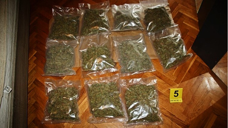 FOTO U selu kod Zaprešića pronađena 6.2 kilograma marihuane te laboratorij