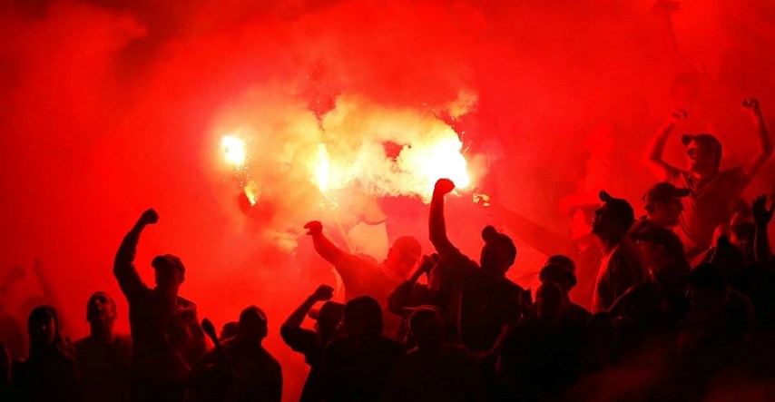 Policija na stadionu u Kranjčevićevoj pronašla bengalke i dimne kutije