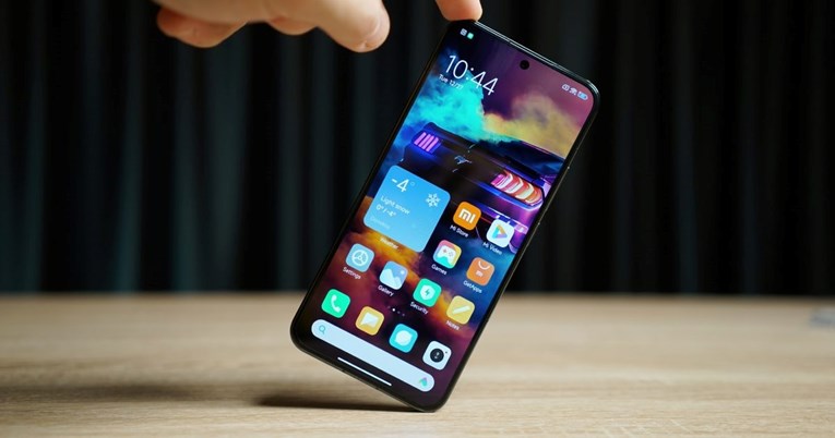 Proizvođači mobitela sve više napuštaju Gorilla Glass. Zašto?