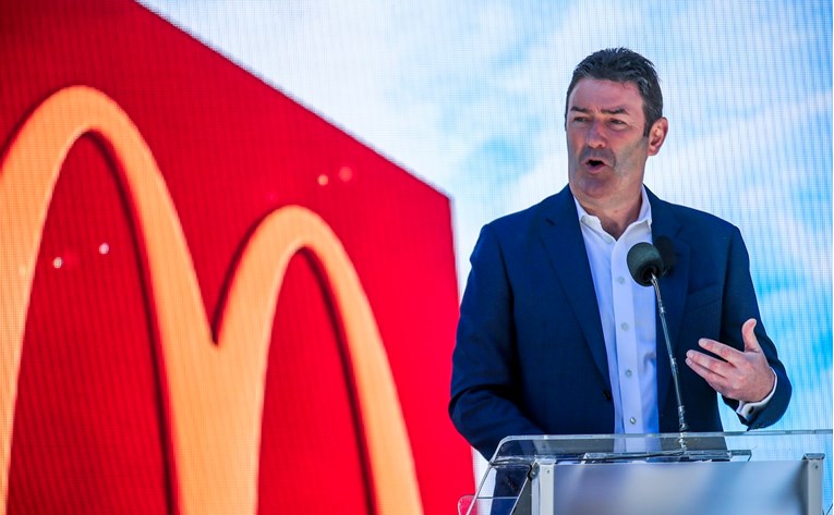 Šef McDonald'sa dobio otkaz, bio je u vezi sa zaposlenicom