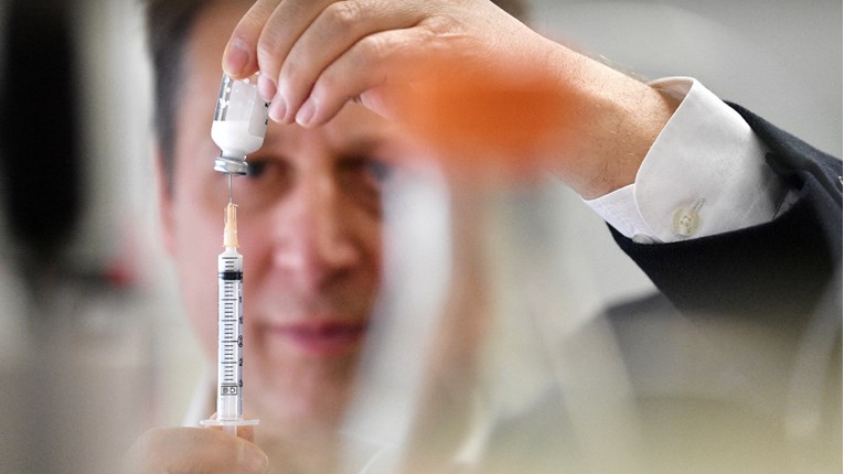 Znanstvenici s Oxforda: Cjepivo moguće do kraja godine, trebaju nam tri stvari