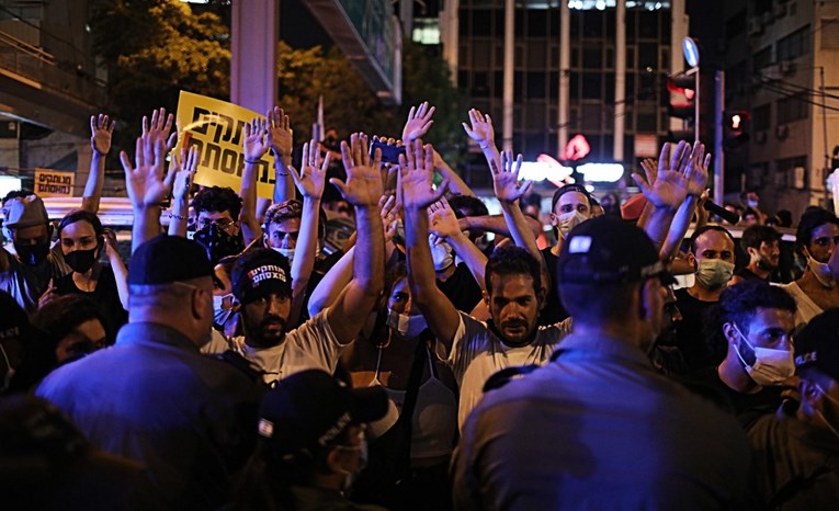 Tisuće Izraelaca prosvjedovalo protiv vlade zbog koronakrize, bilo sukoba s policijom