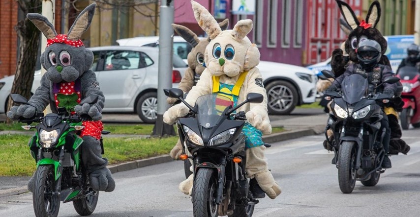 Osječki motoristi provozali se gradom u kostimima i darivali djecu s autizmom
