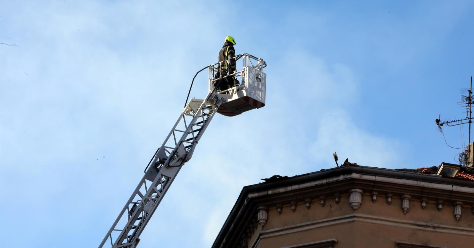 Veliki požar u Rijeci. Vatra progutala stanove, nađeno tijelo