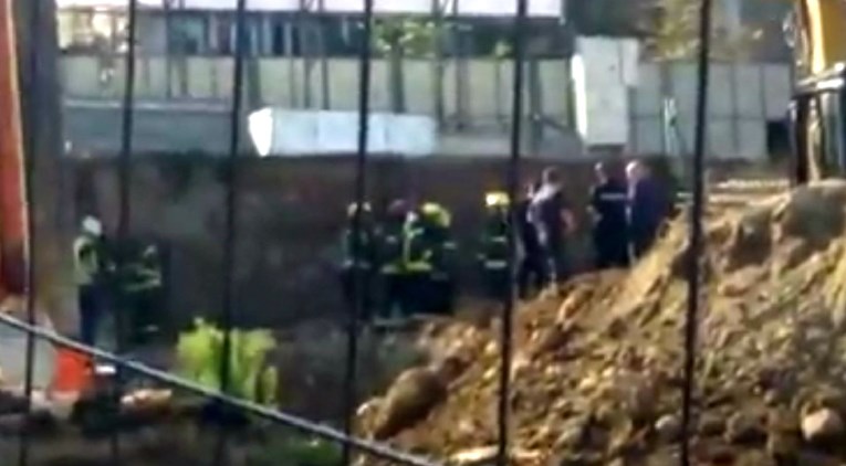 U Beogradu poginuo radnik, zid se srušio i zatrpao ga
