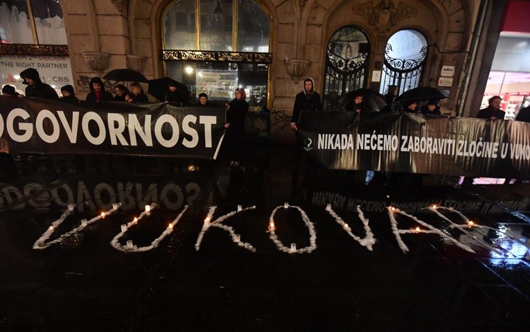 U centru Beograda zapaljene svijeće za Vukovar: "Nećemo zaboraviti zločine"