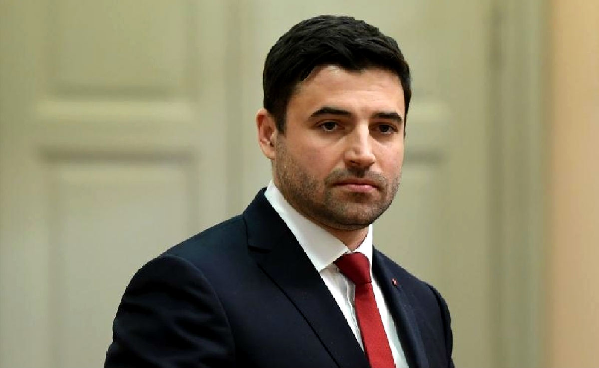 Bernardić: Došlo je vrijeme da Hrvatska zabrani fašističke simbole
