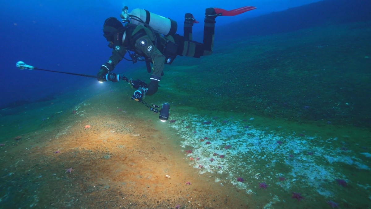 Znanstvenici: Otkrili smo nešto alarmantno što curi ispod oceana oko Antarktike