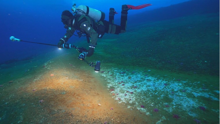 Znanstvenici: Otkrili smo nešto alarmantno što curi ispod oceana oko Antarktike