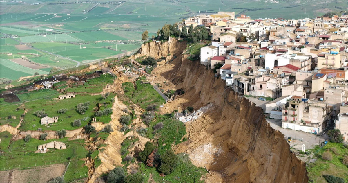 FOTO I VIDEO Klizište guta grad na Siciliji